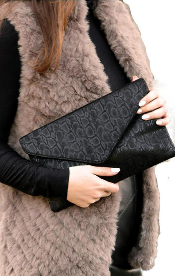 Handbags Faux Leather Snakeskin Glimmer Printed Black Clutch