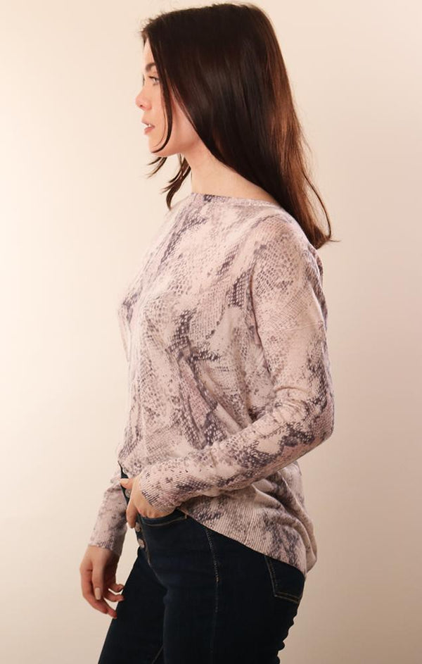 Long Sleeve Snake Print Lightweight Sweater knit top